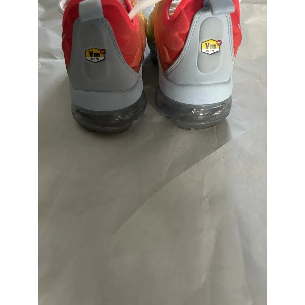 Nike Air‎ Vapormax Plus Sunrise Womens CW5593-400 Size 5 Yellow Orange EUC